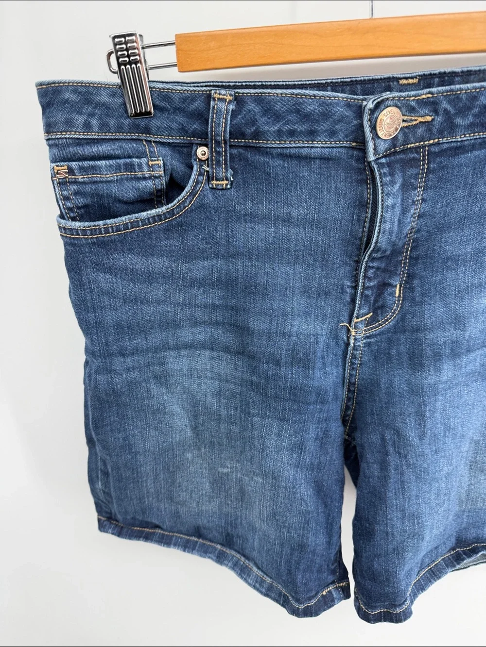 Seven7 The Weekend Short stretch hi rise long inseam denim jean shorts sz 10